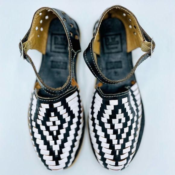 Handmade Black and White Strap Huaraches - Picture 6 of 7